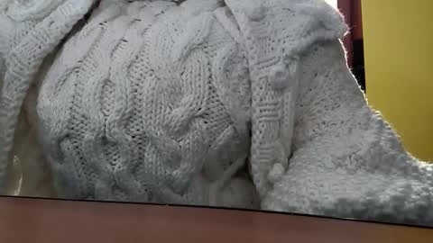 whitesweater online show from October 20, 6:03 am