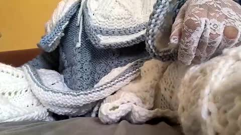 whitesweater online show from March 17, 7:12 am