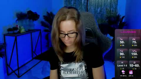 Snapshot of whitneypunnch chatting on November 6, 8:26 am whitneypunnch online show from November 6, 8:26 am