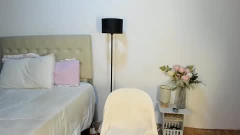 Snapshot of whitneytop69 chatting on February 24, 8:34 am Arra Brown online show from February 24, 8:34 am