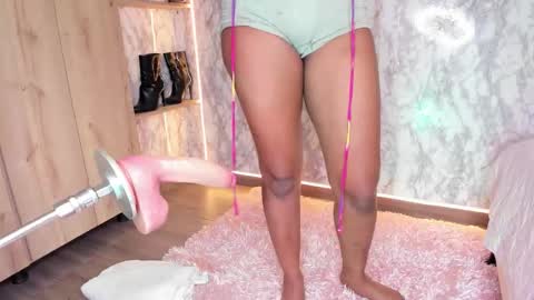 Snapshot of whitneyyfox chatting on February 3, 8:47 pm whitneyyfox online show from February 3, 8:47 pm