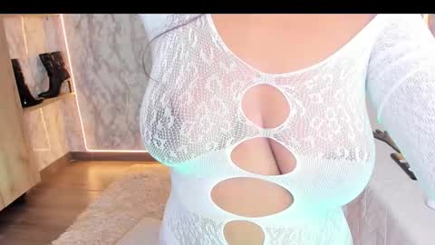 Snapshot of whitneyyfox chatting on March 26, 4:56 pm whitneyyfox online show from March 26, 4:56 pm