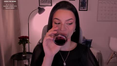 whoislulu online show from December 22, 4:37 pm