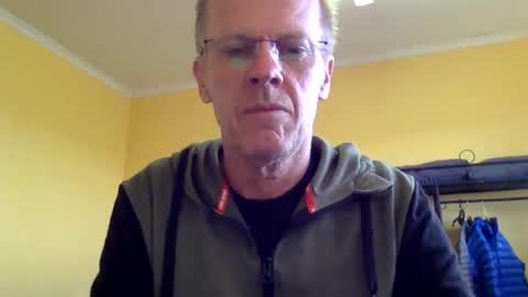 whynotfly1 online show from October 11, 1:27 am