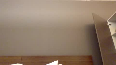 whynotfly1 online show from October 22, 10:59 am