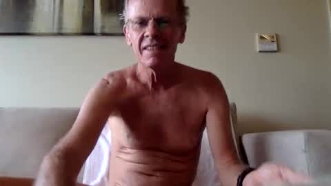 whynotfly1 online show from October 27, 7:34 am