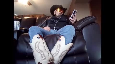 Snapshot of wibootdude chatting on December 3, 7:44 pm wibootdude online show from December 3, 7:44 pm