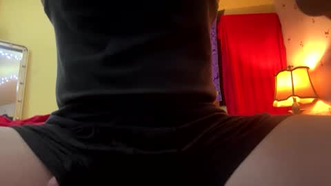 Snapshot of wichitawes chatting on November 14, 6:12 am Wichita Wes online show from November 14, 6:12 am