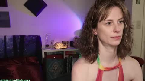 Snapshot of widthofapeach chatting on June 20, 6:05 am Gretchen Jimmy online show from June 20, 6:05 am