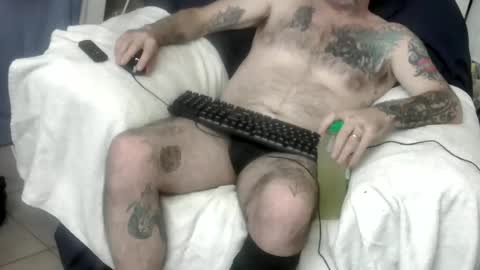 wifehunter77 online show from June 18, 9:08 pm