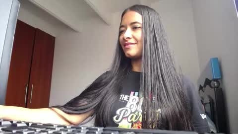 Snapshot of wifhot chatting on March 4, 12:22 pm Ilauren online show from March 4, 12:22 pm