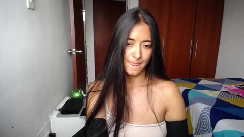 Snapshot of wifhot chatting on March 23, 11:47 am Ilauren online show from March 23, 11:47 am