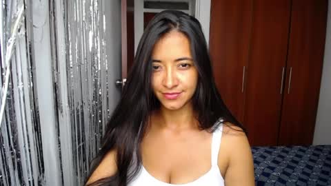 Ilauren online show from May 14, 12:12 pm