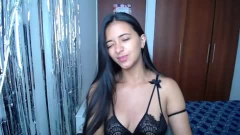 Ilauren online show from May 26, 12:01 pm