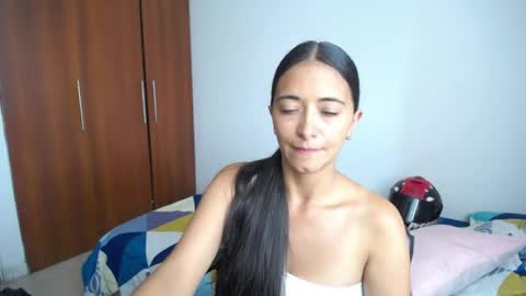 Snapshot of wifhot chatting on June 6, 11:26 am Ilauren online show from June 6, 11:26 am