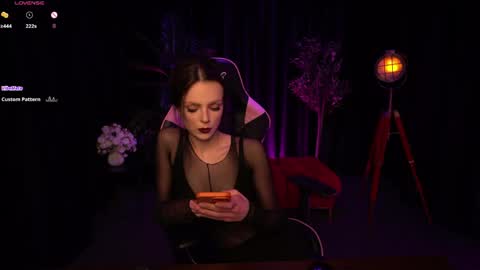 Alice online show from June 3, 3:50 pm