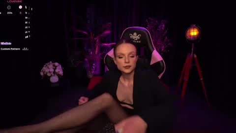 Snapshot of wild_alice_me chatting on July 18, 3:38 pm Alice online show from July 18, 3:38 pm