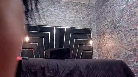 wild_firee_ online show from March 23, 8:13 pm