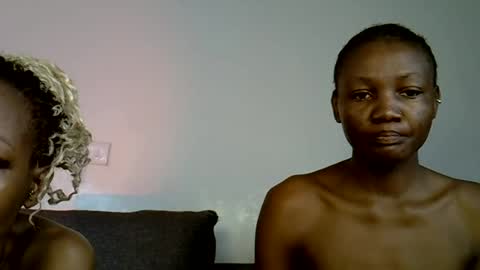 Snapshot of wild_flowerrr chatting on June 14, 2:57 am wifey online show from June 14, 2:57 am