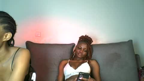 Snapshot of wild_flowerrr chatting on July 22, 11:57 am wifey online show from July 22, 11:57 am