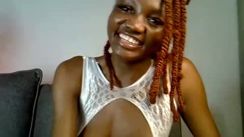 Snapshot of wild_flowerrr chatting on July 23, 1:58 am wifey online show from July 23, 1:58 am