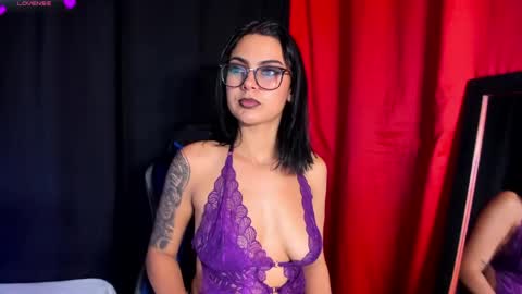 Snapshot of wild_lunaa chatting on May 5, 2:14 pm Call me Luna online show from May 5, 2:14 pm