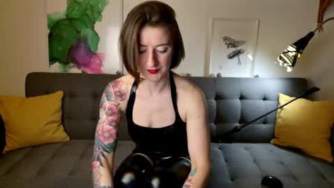 Snapshot of wild_peony chatting on May 14, 5:42 pm wild_peony online show from May 14, 5:42 pm