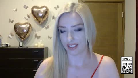 Snapshot of wild_silk_desire chatting on June 19, 4:11 pm Alina online show from June 19, 4:11 pm