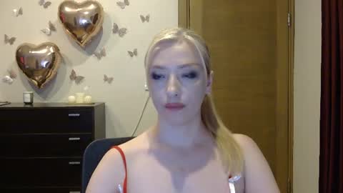 Snapshot of wild_silk_desire chatting on July 19, 4:54 pm Alina online show from July 19, 4:54 pm