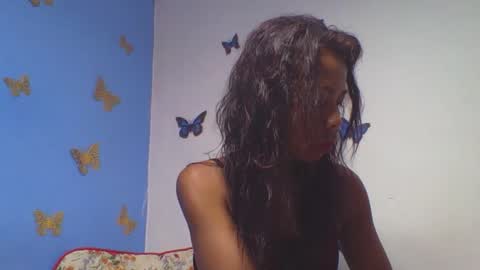 Snapshot of wildah chatting on April 19, 8:57 am wildah online show from April 19, 8:57 am