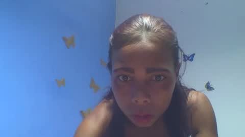 Snapshot of wildah chatting on April 23, 12:01 am wildah online show from April 23, 12:01 am