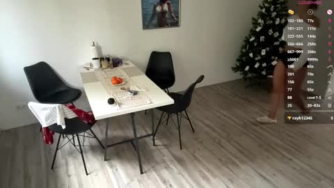 Mia online show from October 15, 7:08 am