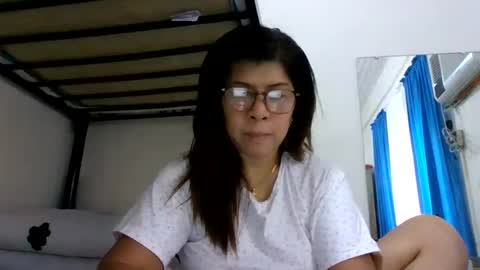 Snapshot of wildbrownchick69 chatting on August 3, 4:11 am WildChick online show from August 3, 4:11 am
