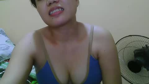 Snapshot of wildcamille chatting on January 27, 3:47 am camille online show from January 27, 3:47 am