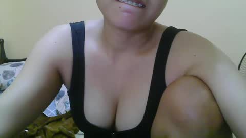 Snapshot of wildcamille chatting on February 4, 7:40 am camille online show from February 4, 7:40 am