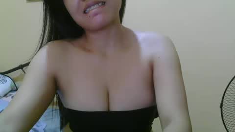 Snapshot of wildcamille chatting on February 21, 5:46 am camille online show from February 21, 5:46 am