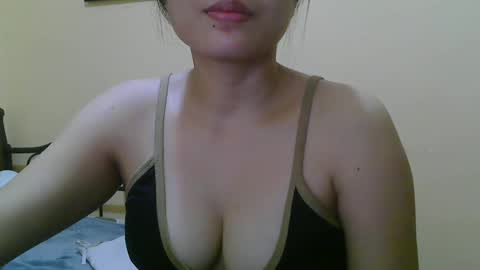 Snapshot of wildcamille chatting on February 26, 1:21 am camille online show from February 26, 1:21 am