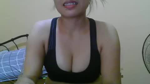 Snapshot of wildcamille chatting on March 12, 7:02 am camille online show from March 12, 7:02 am