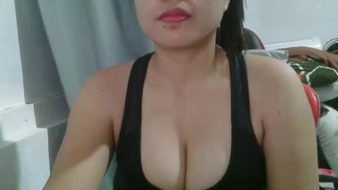 Snapshot of wildcamille chatting on November 1, 4:14 am camille online show from November 1, 4:14 am