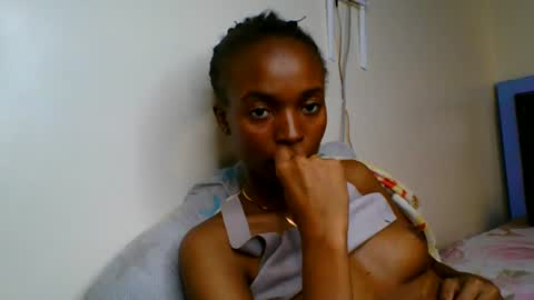 Snapshot of wildflowr chatting on July 6, 5:48 pm wildflowr online show from July 6, 5:48 pm