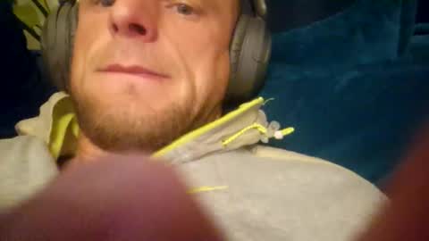 wildmike93 online show from May 7, 2:28 am