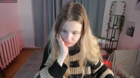 Snapshot of wildopal chatting on November 20, 5:07 am Mila 3 online show from November 20, 5:07 am