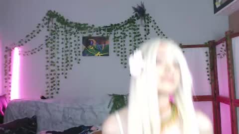 Snapshot of wildorchid_ chatting on July 15, 4:45 pm Master Kieran hehim online show from July 15, 4:45 pm