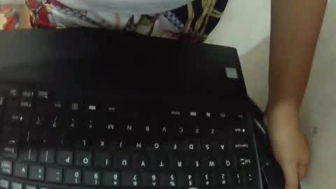 wildpoohkhaye online show from February 24, 3:48 am