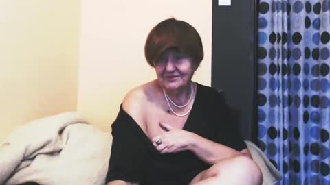 WildRedCat online show from October 18, 11:11 am