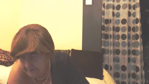 WildRedCat online show from March 3, 9:31 pm