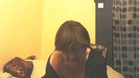 WildRedCat online show from April 2, 9:01 pm