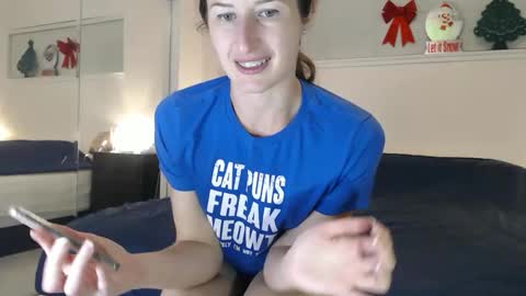 WildRose L - check my Pinned tweet if you dont see me online within 5 minutes after Ive sent email notifications online show from January 19, 1:53 am