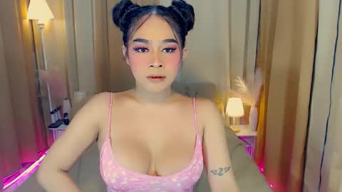 Snapshot of wildsassy0719 chatting on October 22, 4:02 am shea online show from October 22, 4:02 am