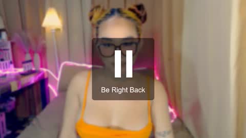 Snapshot of wildsassy0719 chatting on February 24, 3:48 am shea online show from February 24, 3:48 am